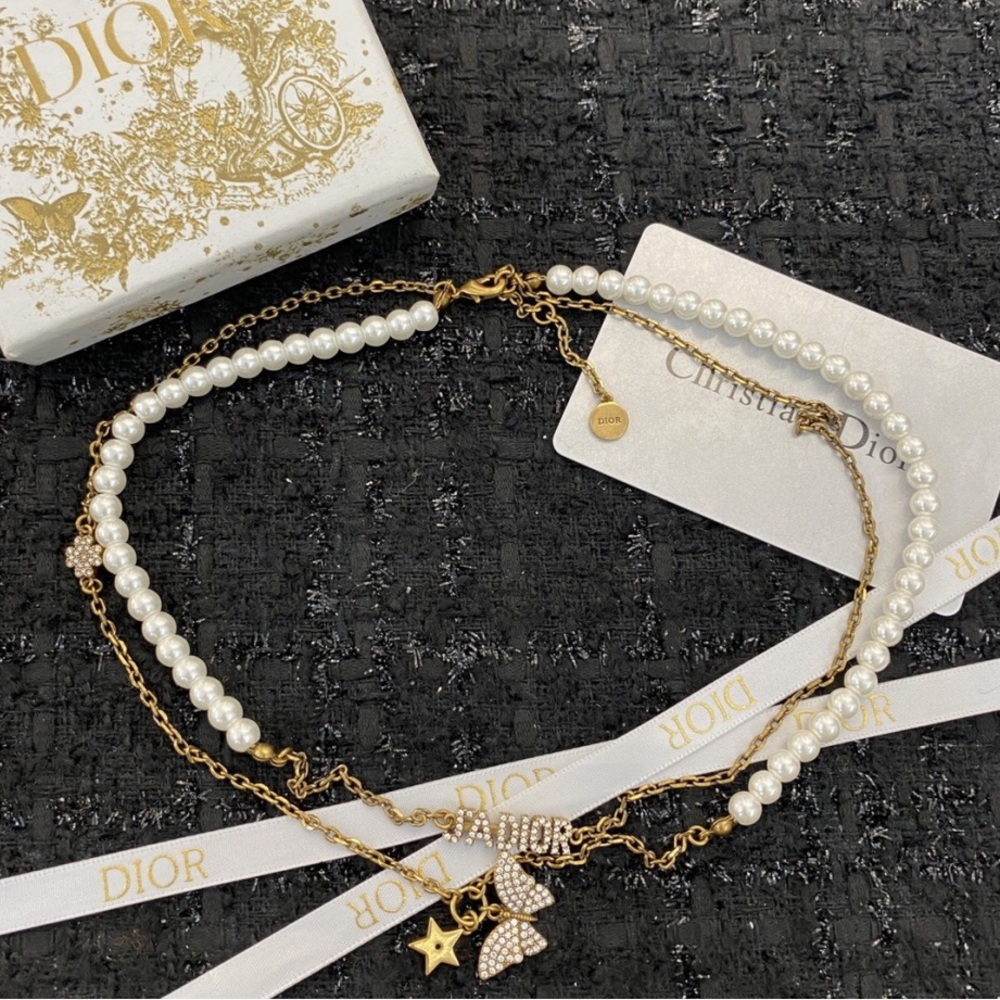 Dior necklace letter charm fashion expression